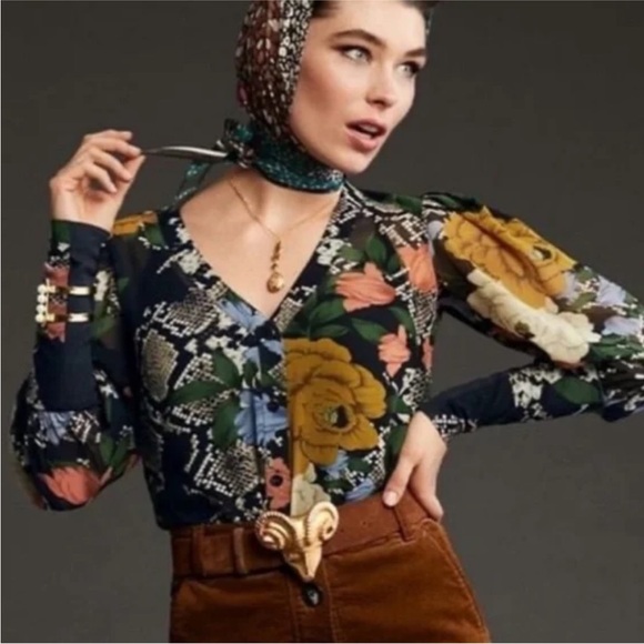 CAbi Snake Charmer Floral Button Down Blouse size S - Picture 6 of 11